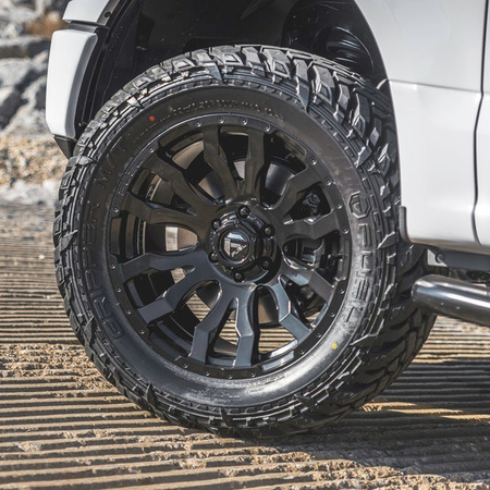 Felga aluminiowa D675 Blitz Gloss Black Fuel